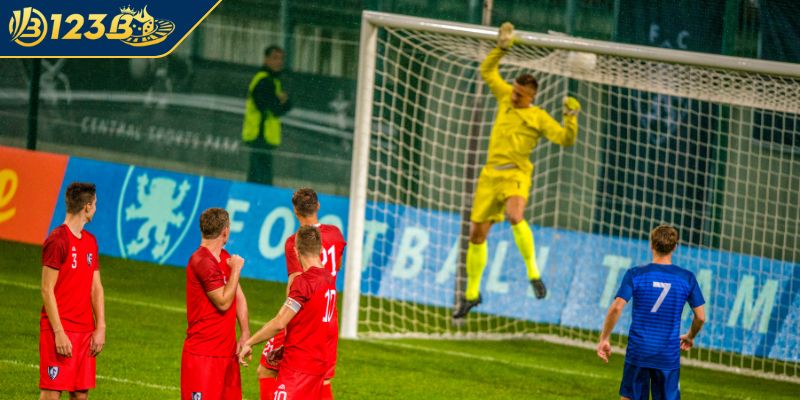 Cách thực hiện đá phạt bóng đá trực tiếp của cầu thủ